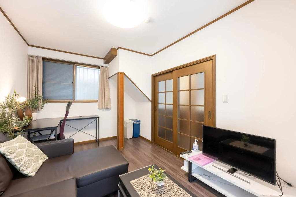 一棟貸し宿, 東京一之江ハウス6名定員, 家族歓迎, 無料wifi, ディズニーバス38分, 駐車場ありません