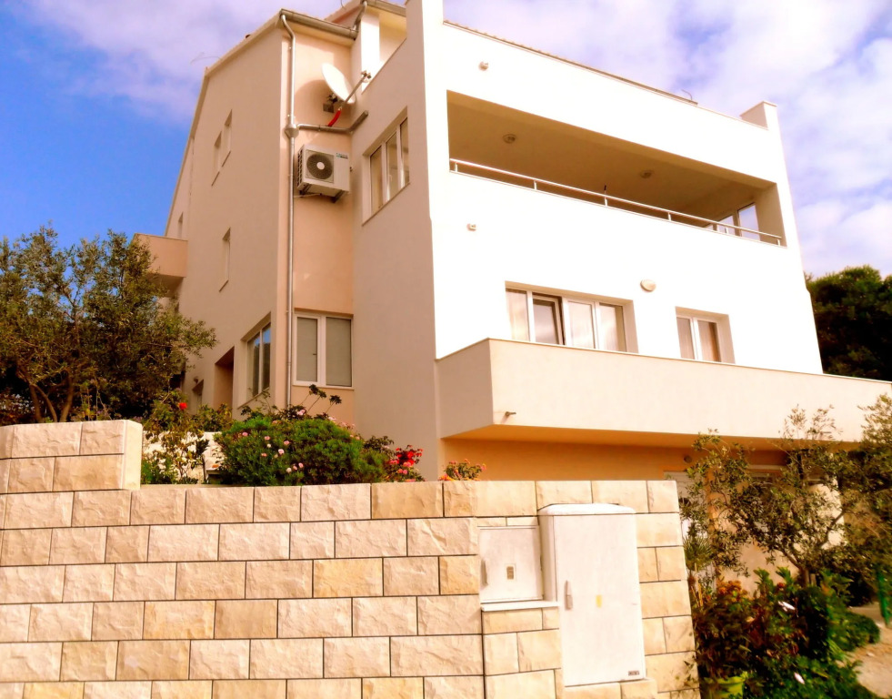 Apartments Pera
