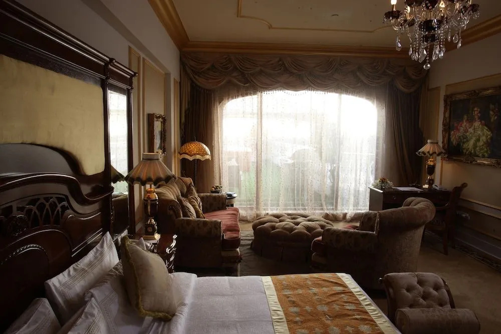 Imperial Grand Palace Hotel