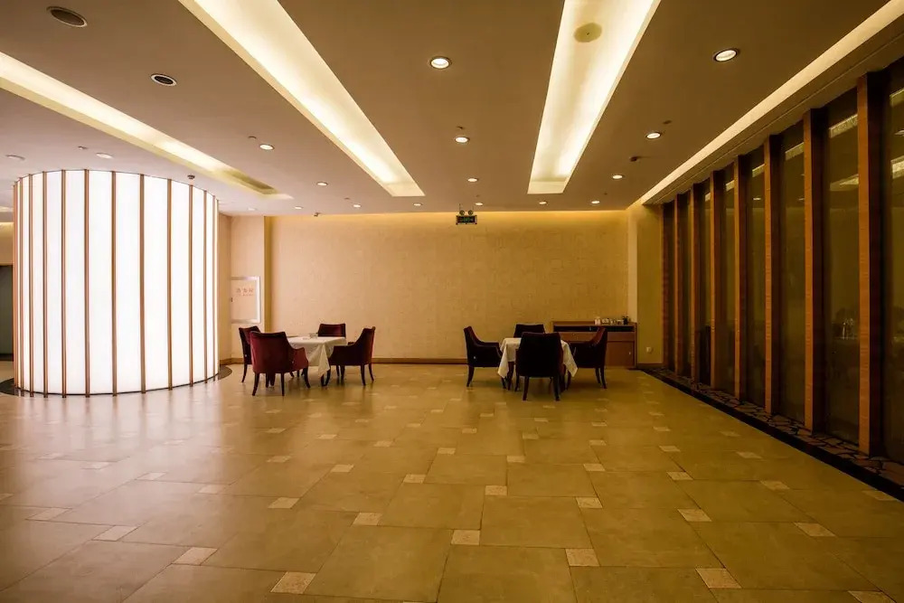 Huayang Plaza Hotel