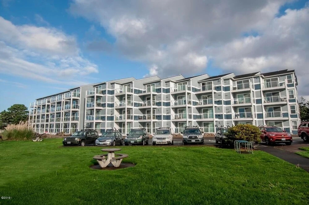 Waters Edge 309