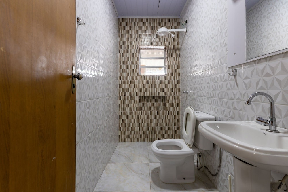 Casa  piscina a 180m da Praia Boraceia