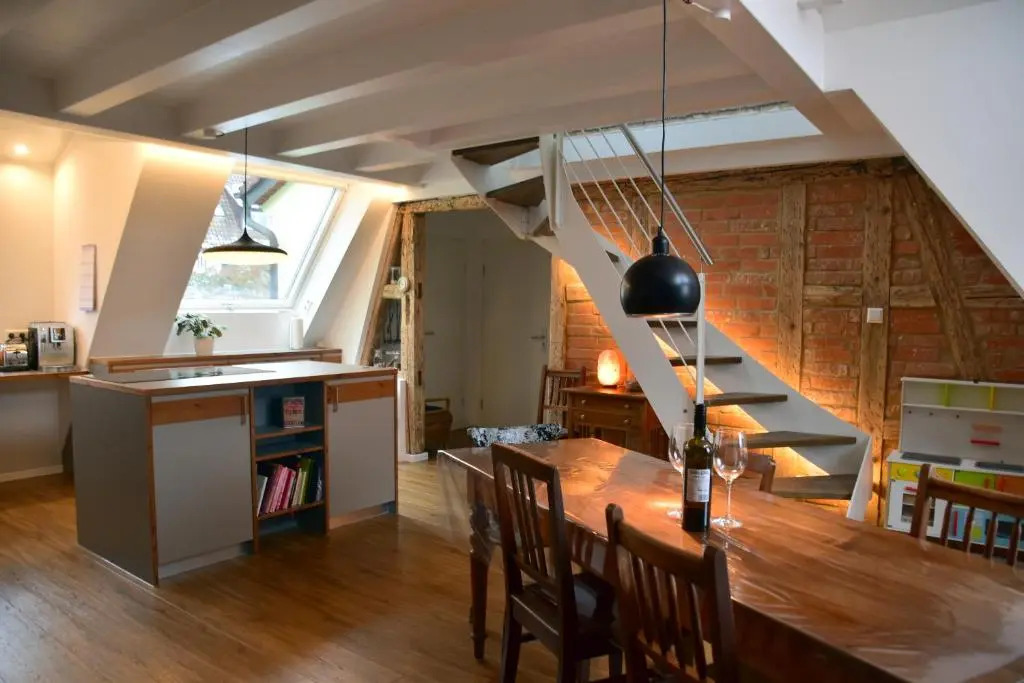 Wunderschöne helle Wohnung, 10 min zum Zentrum