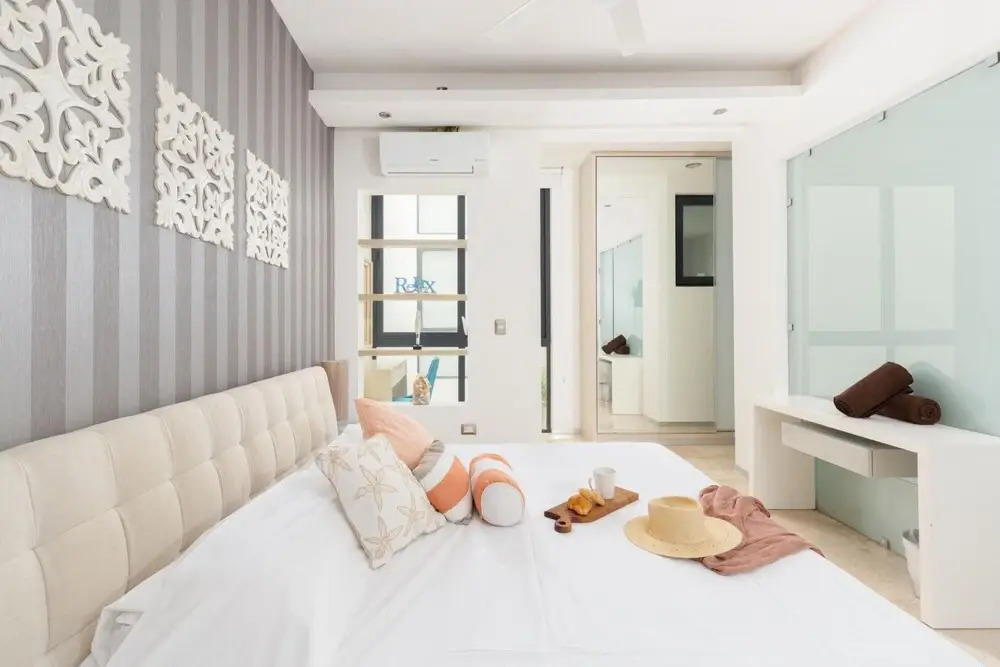 Stunning 2 in 1 Apartments Ocean View Rooftop Pool Near The Beach and 5th Avenue