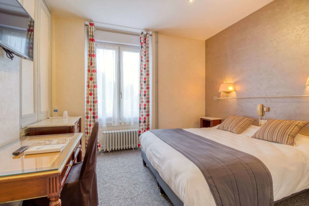 Brit Hotel le Cygne