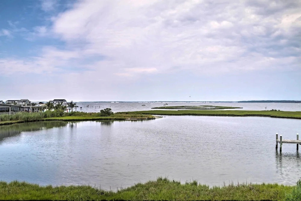 High Walkability, Pool Access! Ocean City Condo