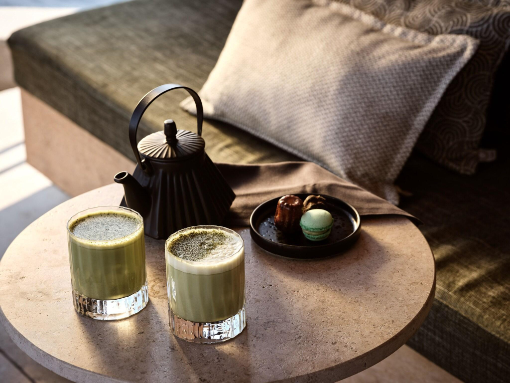Отель Acro Wellness Suites - Adults Only
