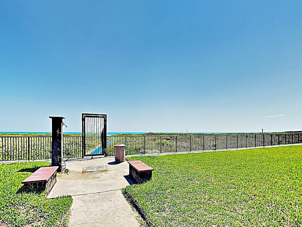 Stylish Sunchase W/ Panoramic Gulf Views! 2 Bedroom Condo