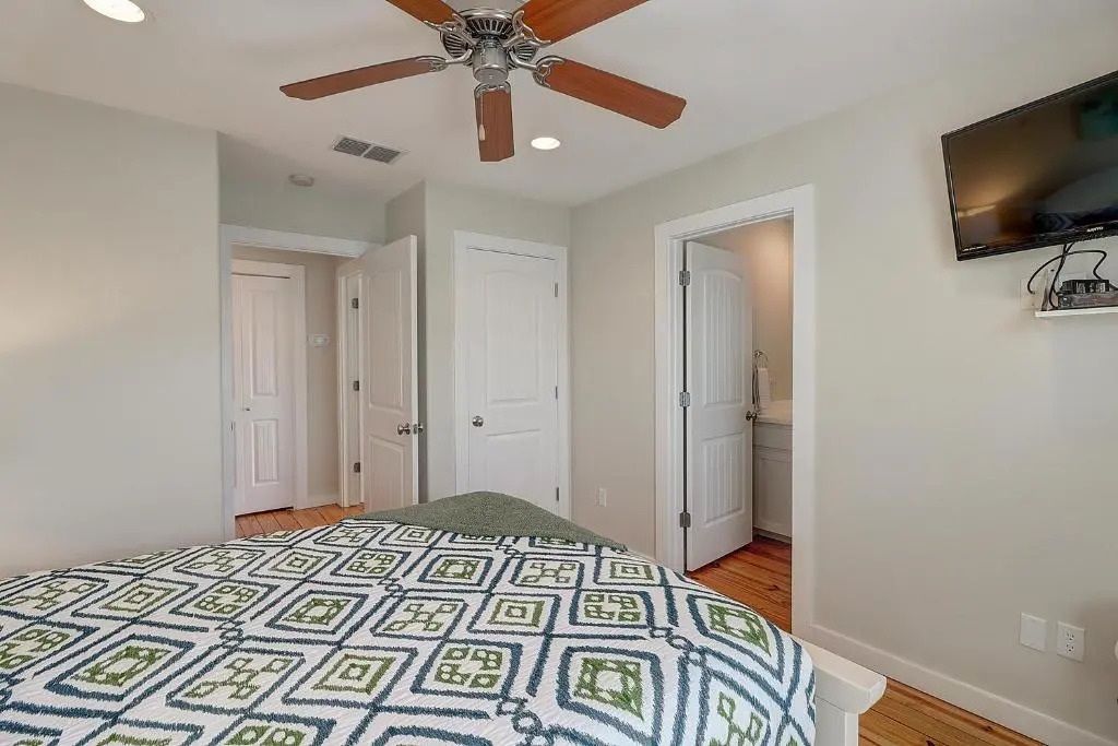 Island Time 38vw 3 Bedroom Home by Redawning