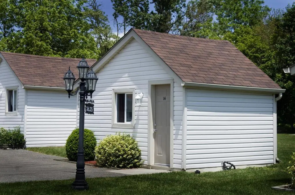 Falls Manor Resort
