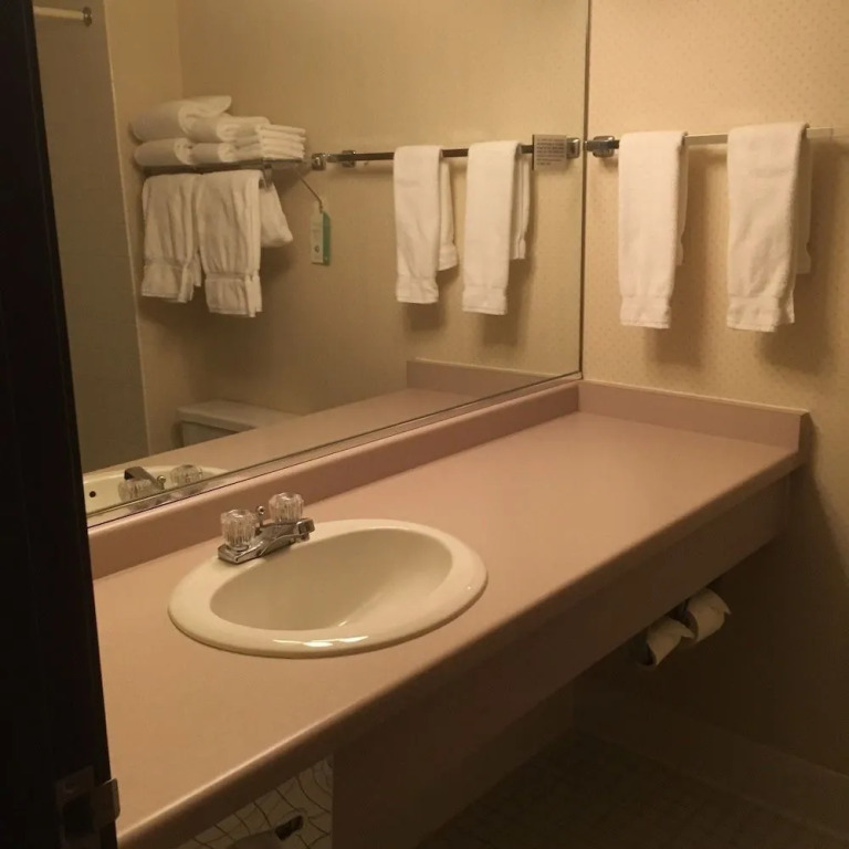 Shawano Four Seasons Hotel