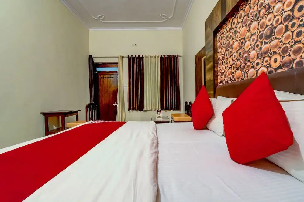 OYO 19951 Hotel Saif