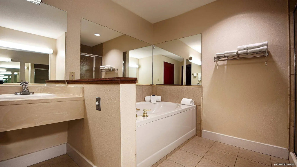 Best Western Precious Moments Hotel