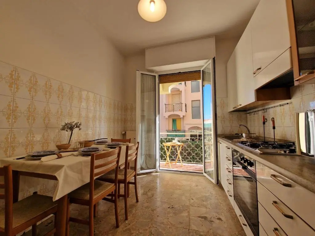 3 Locali - 600 metri dal Mare - Free Parking