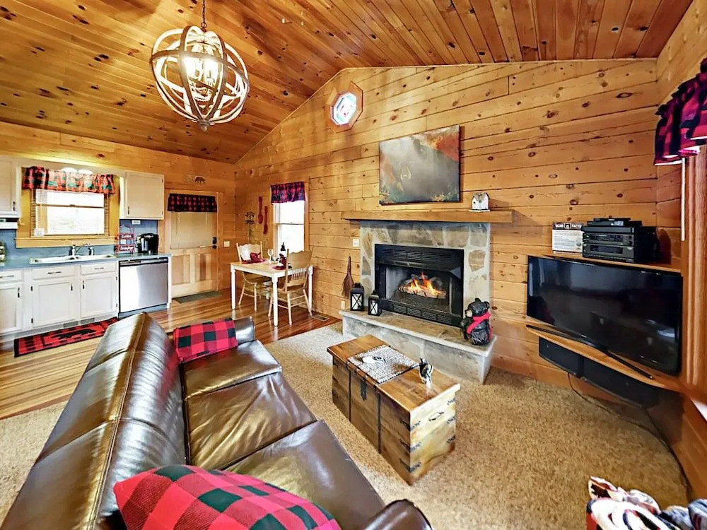 Ridgetop Retreat - 2 Br Cabin