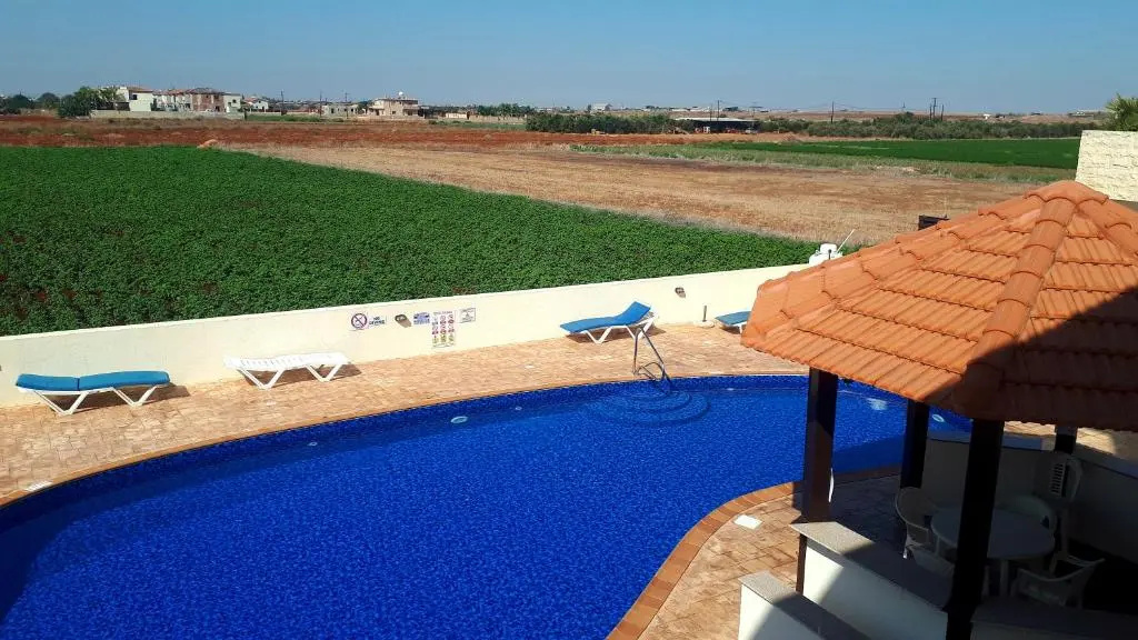 Liopetri 2-bed Apt, Sleeps 6, Pool, 10min to Beach