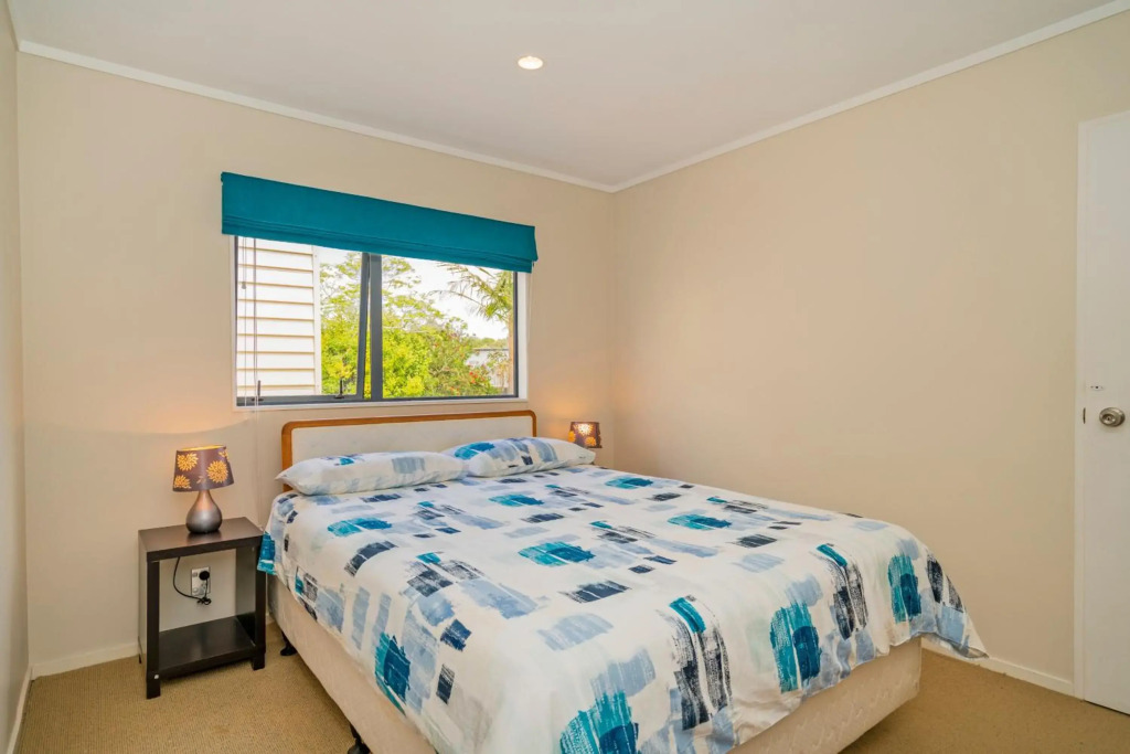 Kowhai Corner - Matarangi Holiday Home