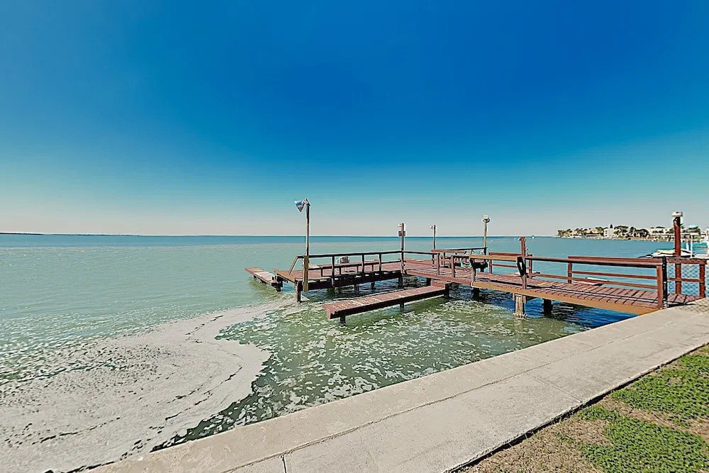 New Listing! Bay-view W/ Pool, Walk To Beach 2 Bedroom Condo