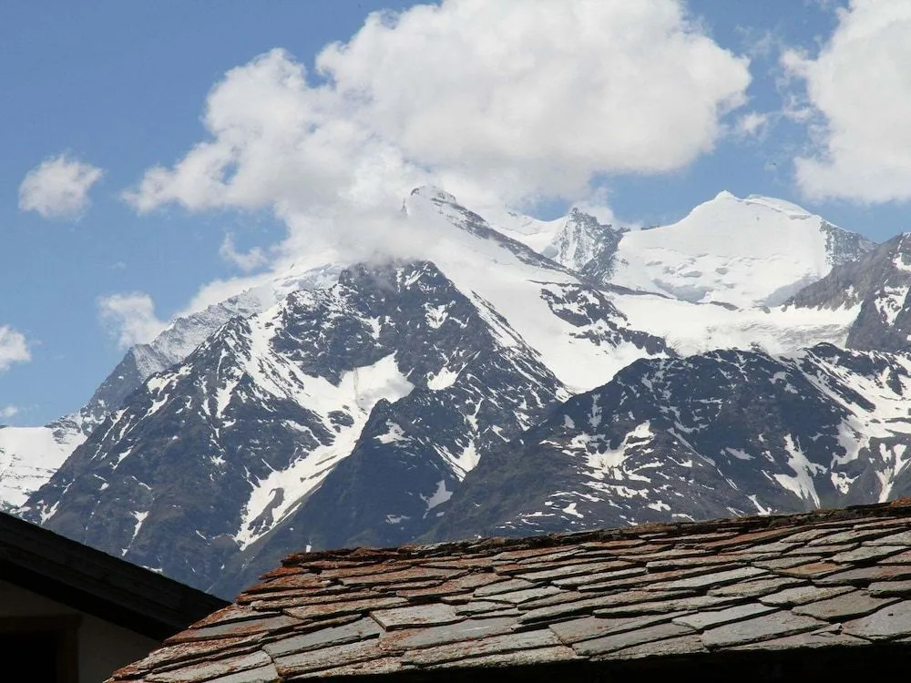 Spacious Apartment in Saint Niklaus near Mattertal Ski Area