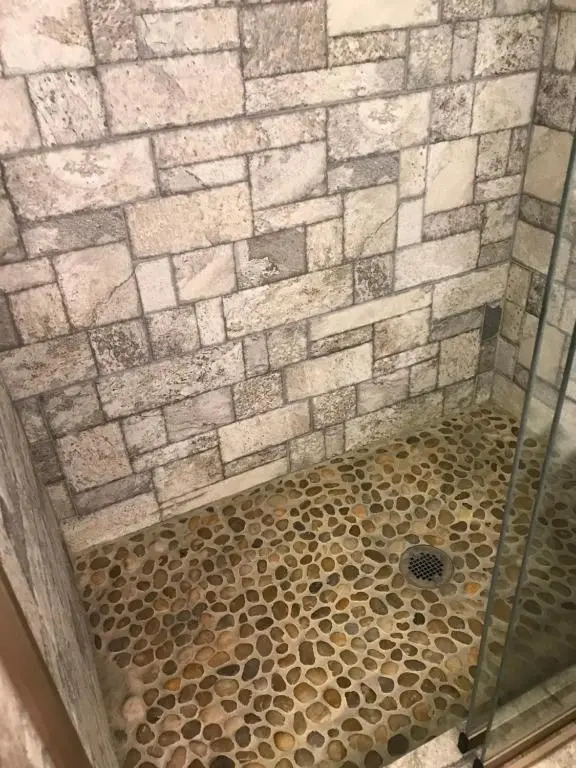 Ed & Rosie's Place