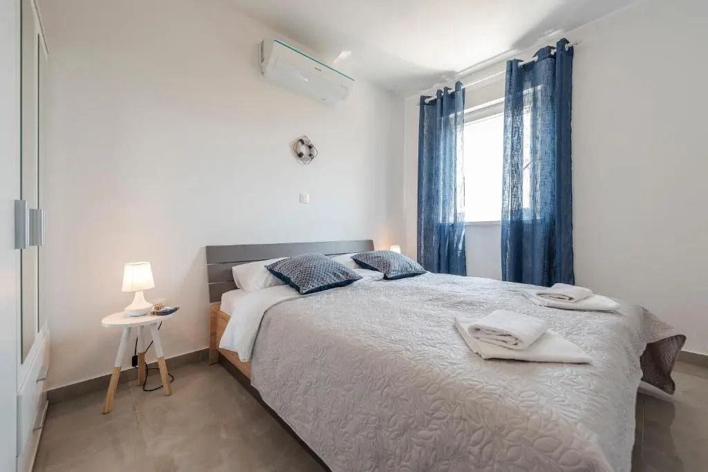Villa Adria 4 luxury apartment with a pool
