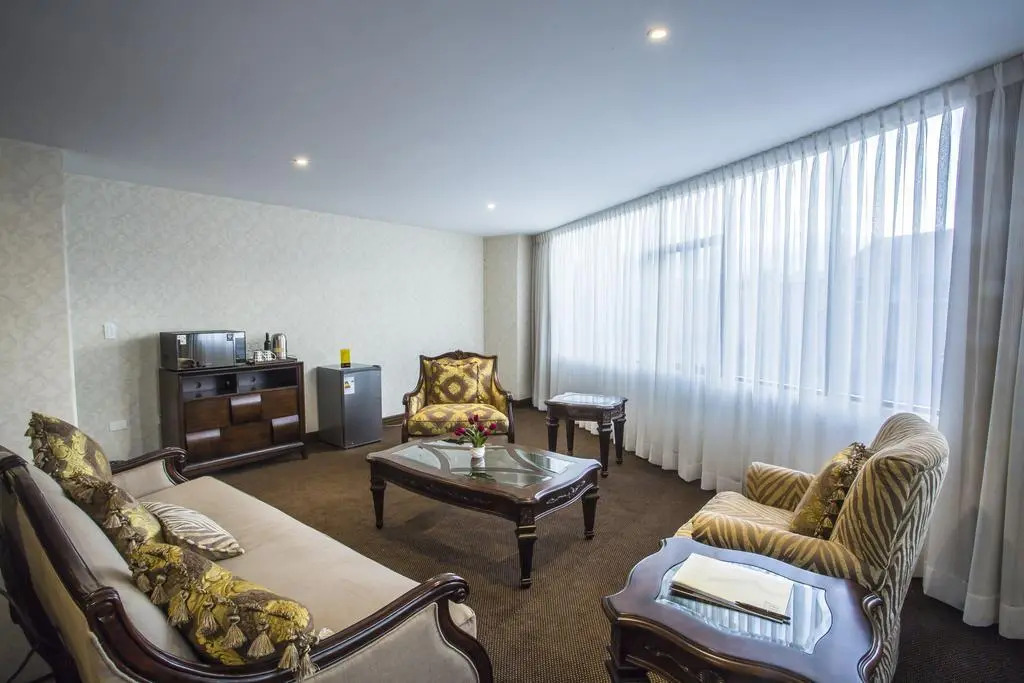 ROLES Hotel