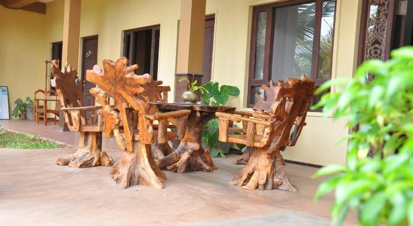 Solomon Beach Hotel