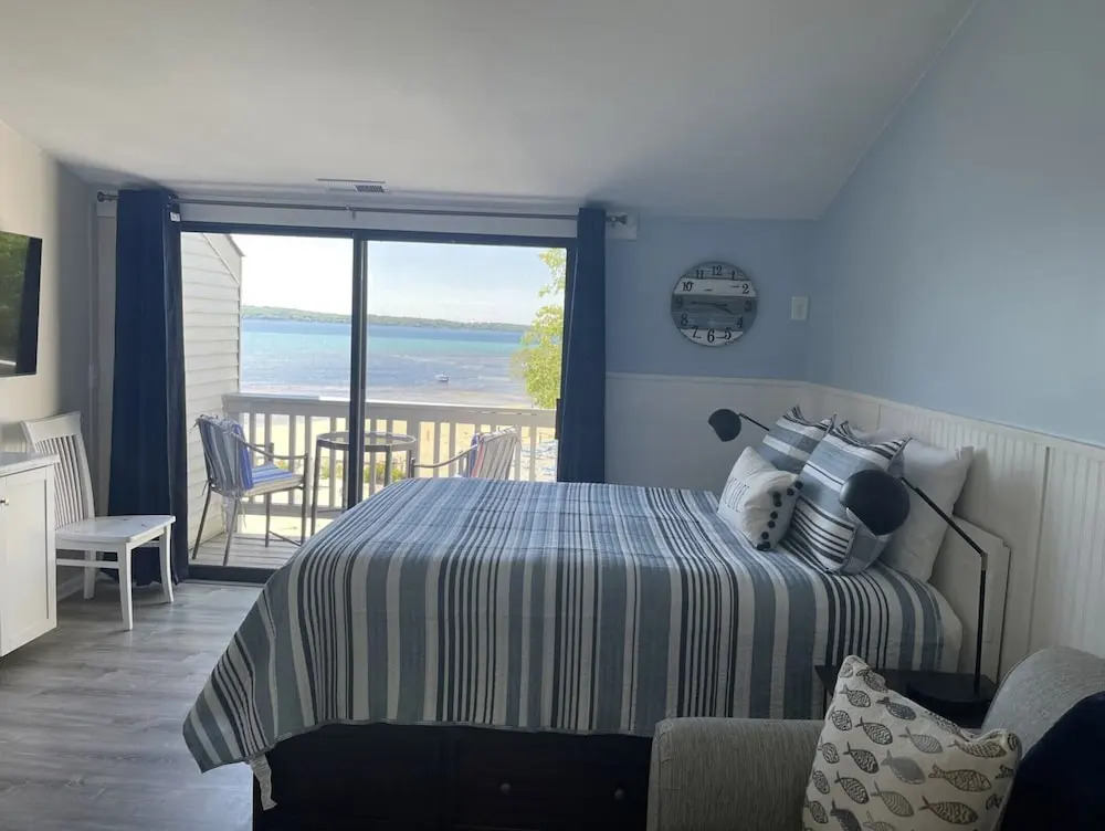 Sunset View Studio Condo The Shores 5587