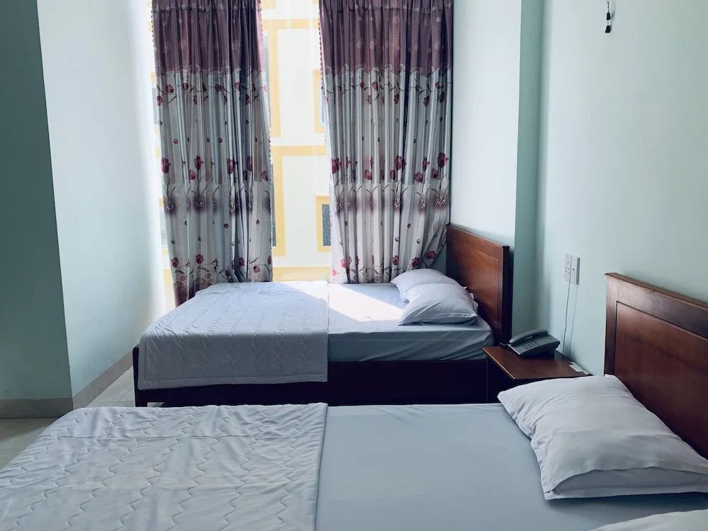 OYO 1054 Rong Vang Hotel