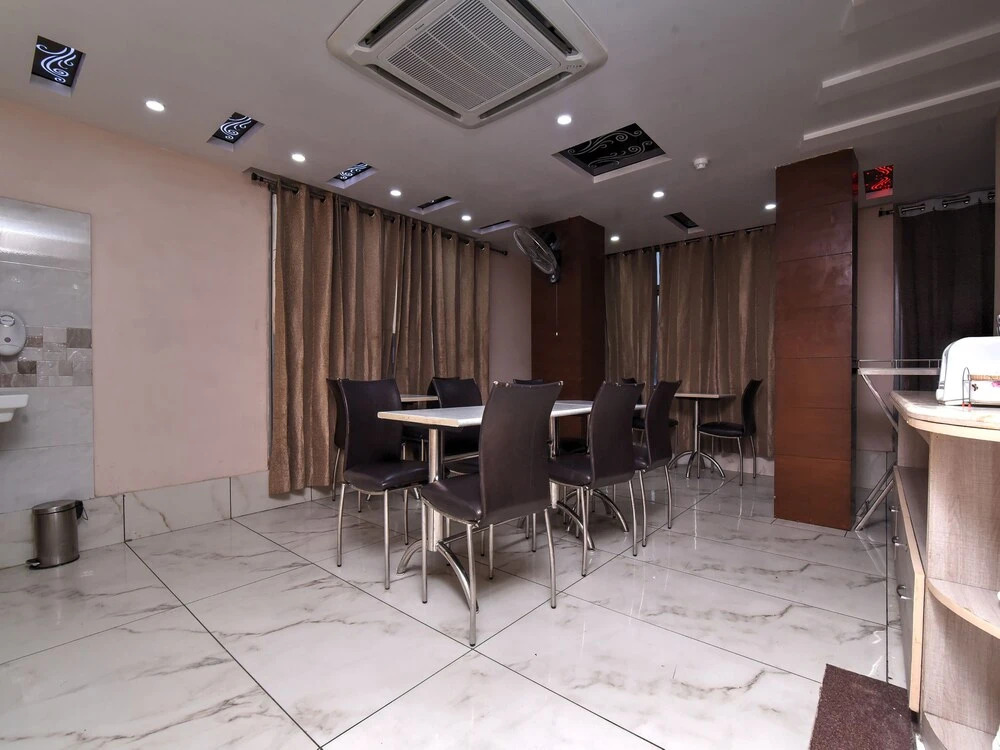 OYO 23188 Glory Villa