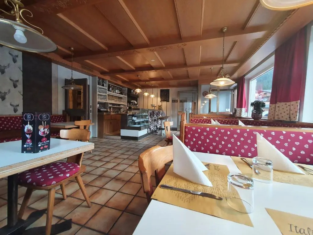 ALBERGO BAR RISTORANTE DOLOMIA
