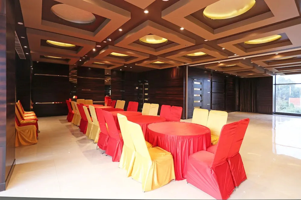 OYO 10192 Hotel Vista Residency