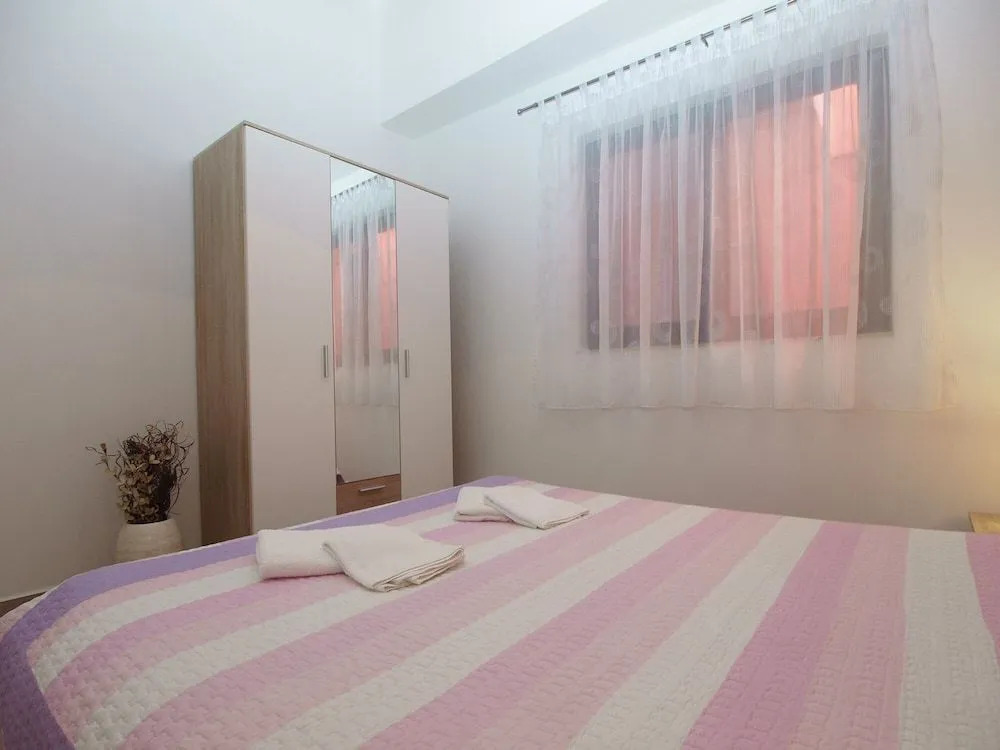 Apartments Oriana 898