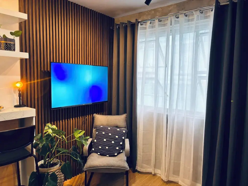Smart Stay 2600 - North Cambridge Condo