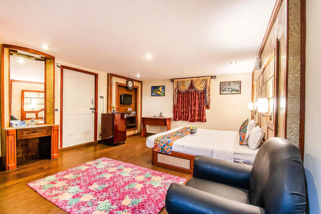FabHotel Roshan Residency - Nr Kurinji Andavar Temple