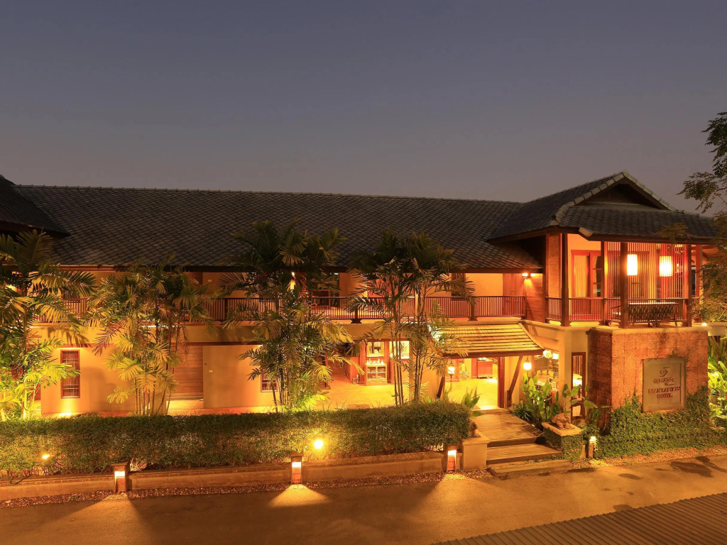Baan La Poon Hotel