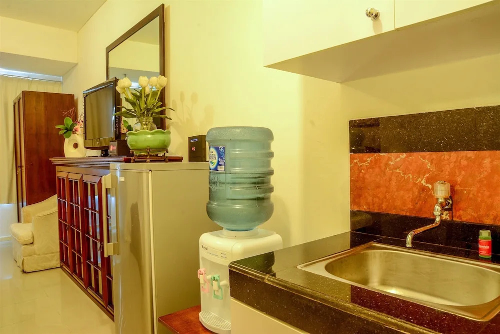 Classic Studio Room Cosmo Terrace Apartment By Travelio
