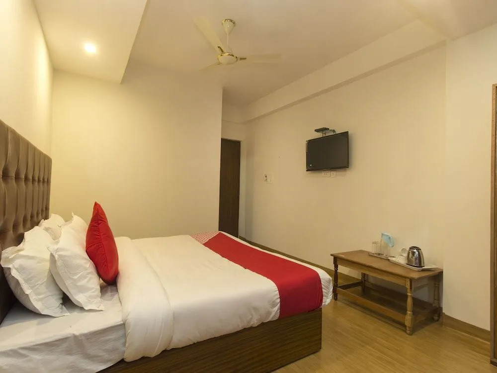 OYO 14341 Hotel Highland Vista