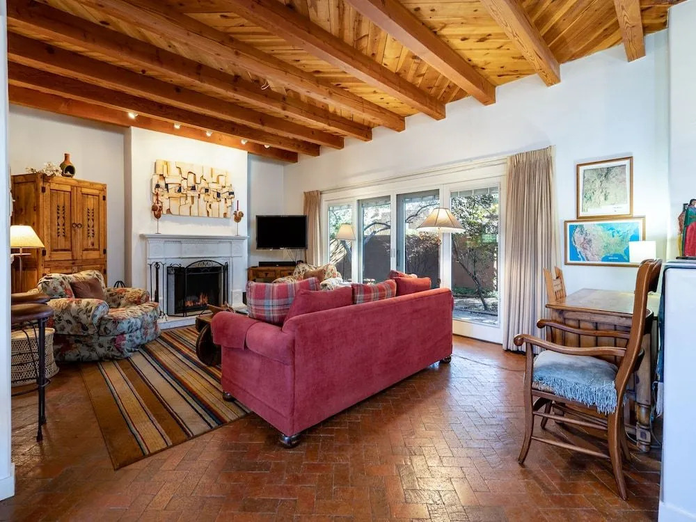 Puertas de Canyon Road by Kokopelli Property Management