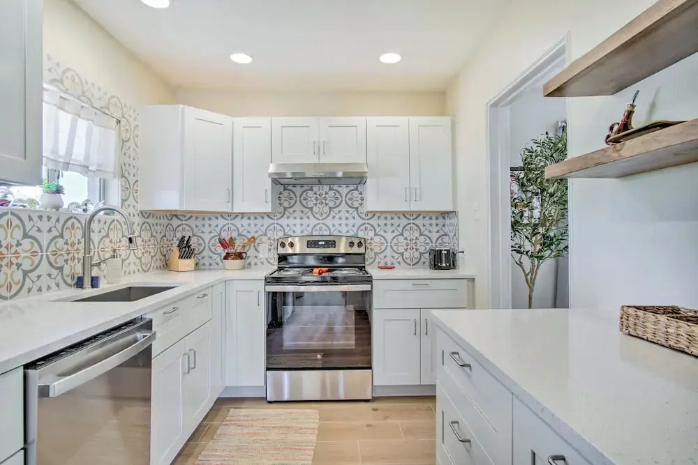 Centrally Located Tucson Home ~ 5 Mi to Dtwn