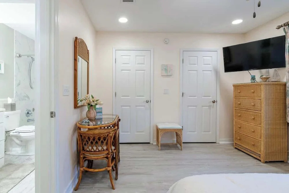 Cypress Cove 103 - Beautiful 1 Bedroom 1 Bath Beachfront Condo in Biloxi