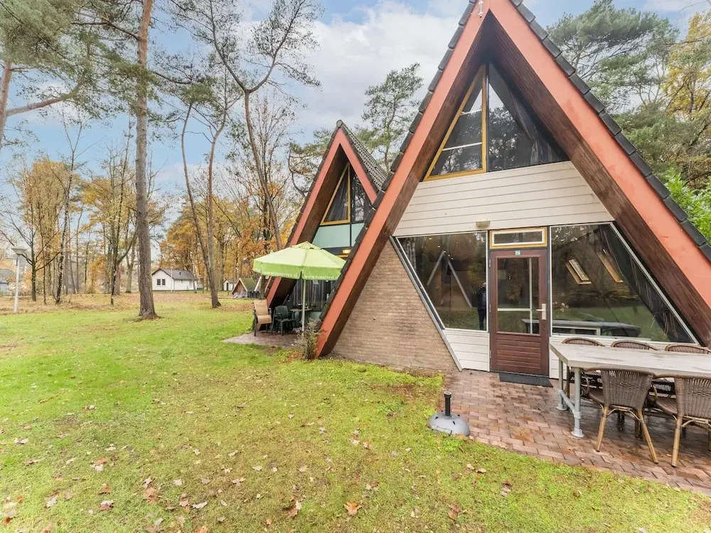 Charming Holiday Home with WiFi