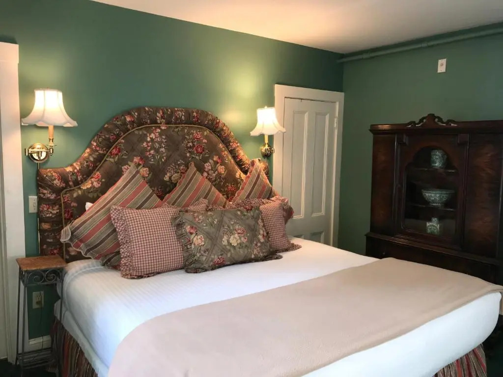 Cleveland House Inn
