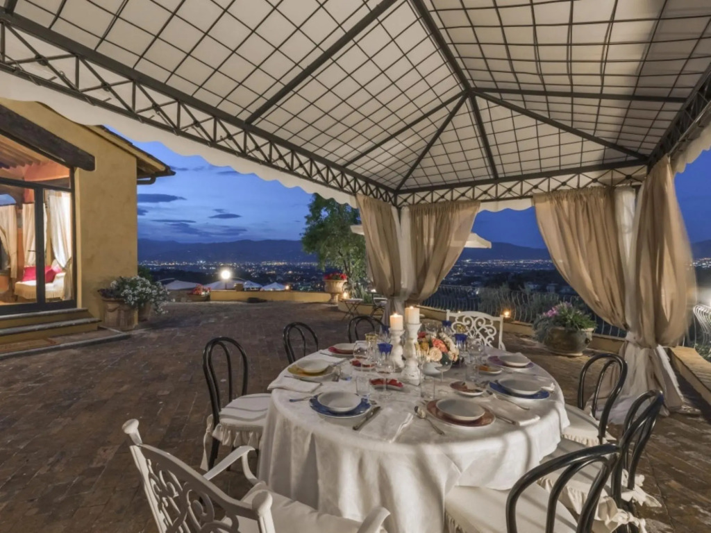 Magnificent Villa in the Countryside Near Pistoia Pool Airco Bbq-villa Lucente