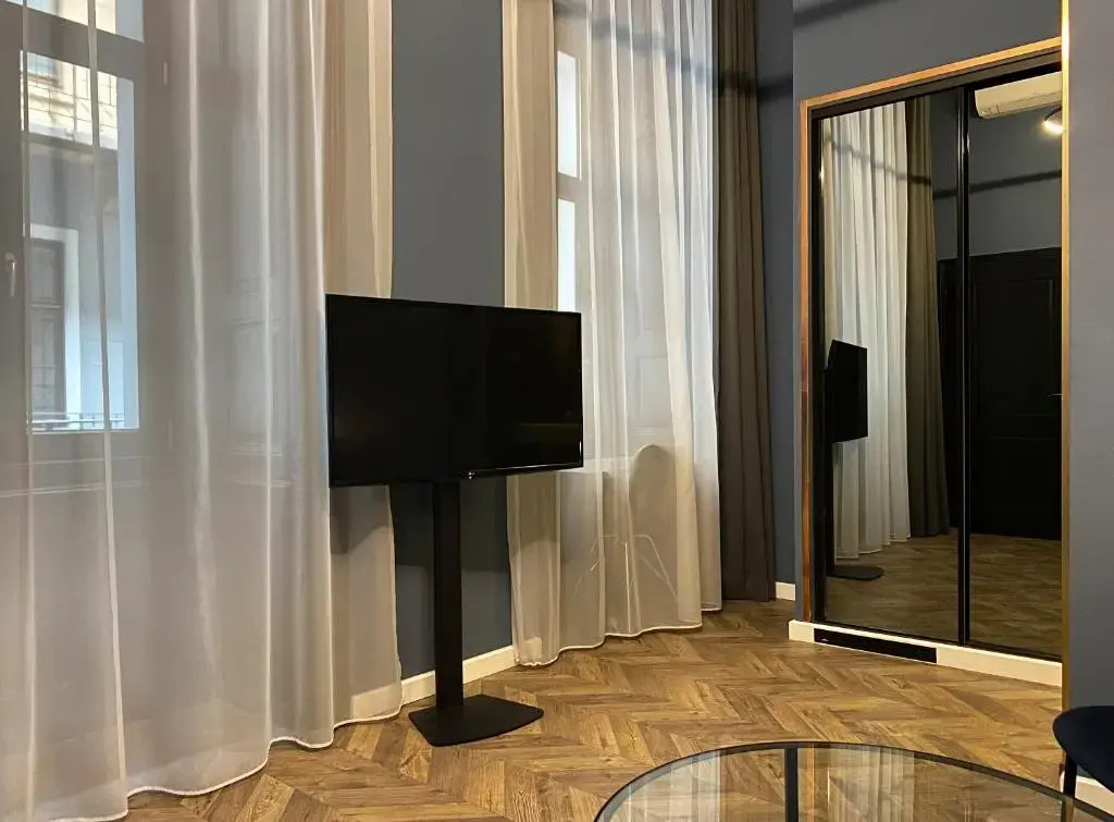 Rumor Rooms