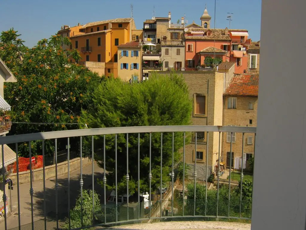 Al Mare Vicino Al Paese Vecchio