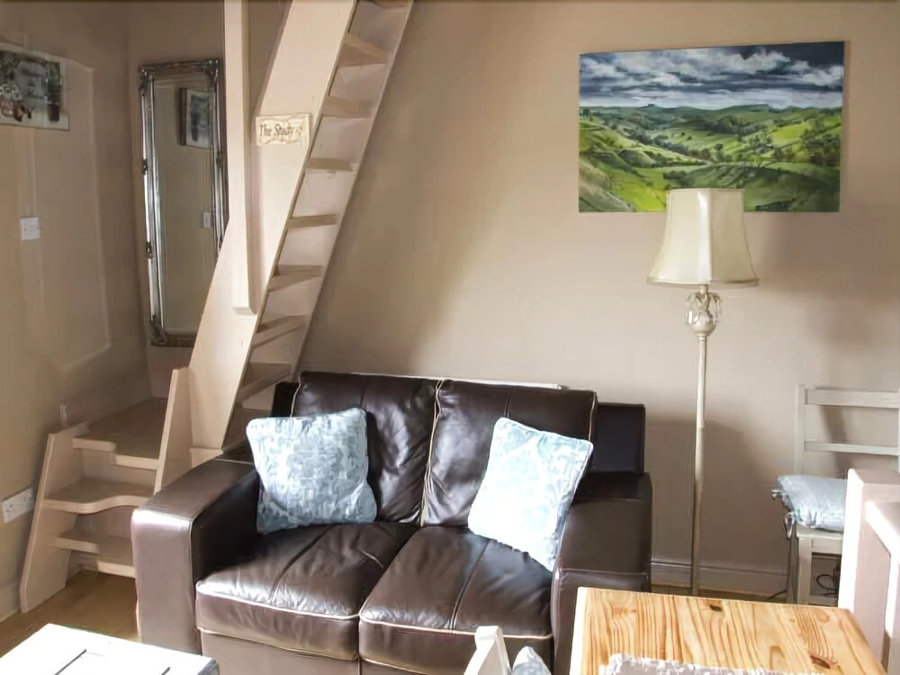 Host Stay Foxglove Cottage