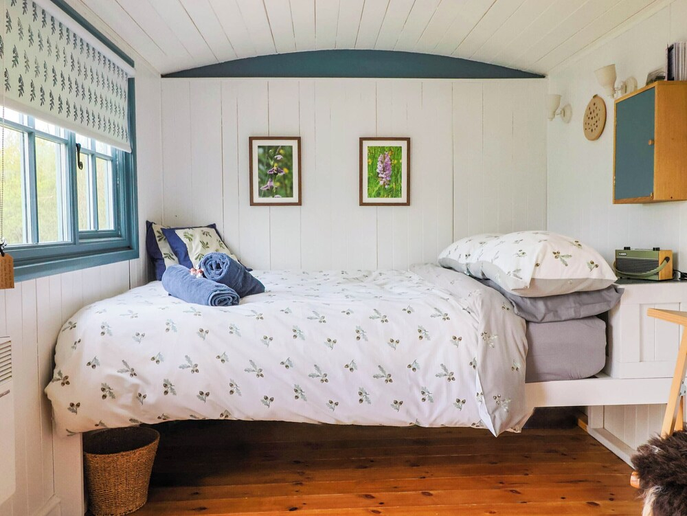 Oak Shepherds Hut