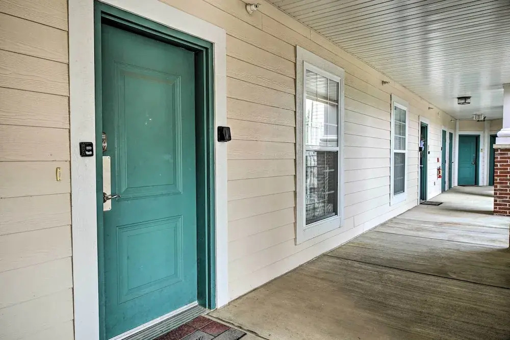 Branson Condo w/ Balcony, 3 Miles to Downtown