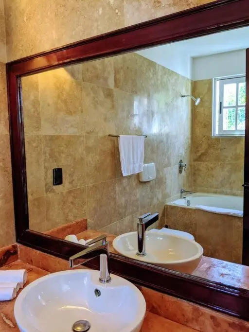 18br up to 50guest Castillos Playacar walk to Beach and 5th Ave 1000Mbps